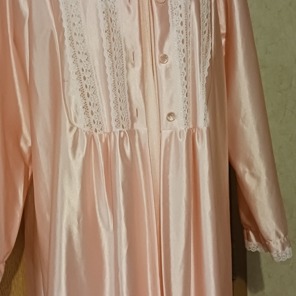 Miss Diva Robe and gown set - Picture 4 of 9